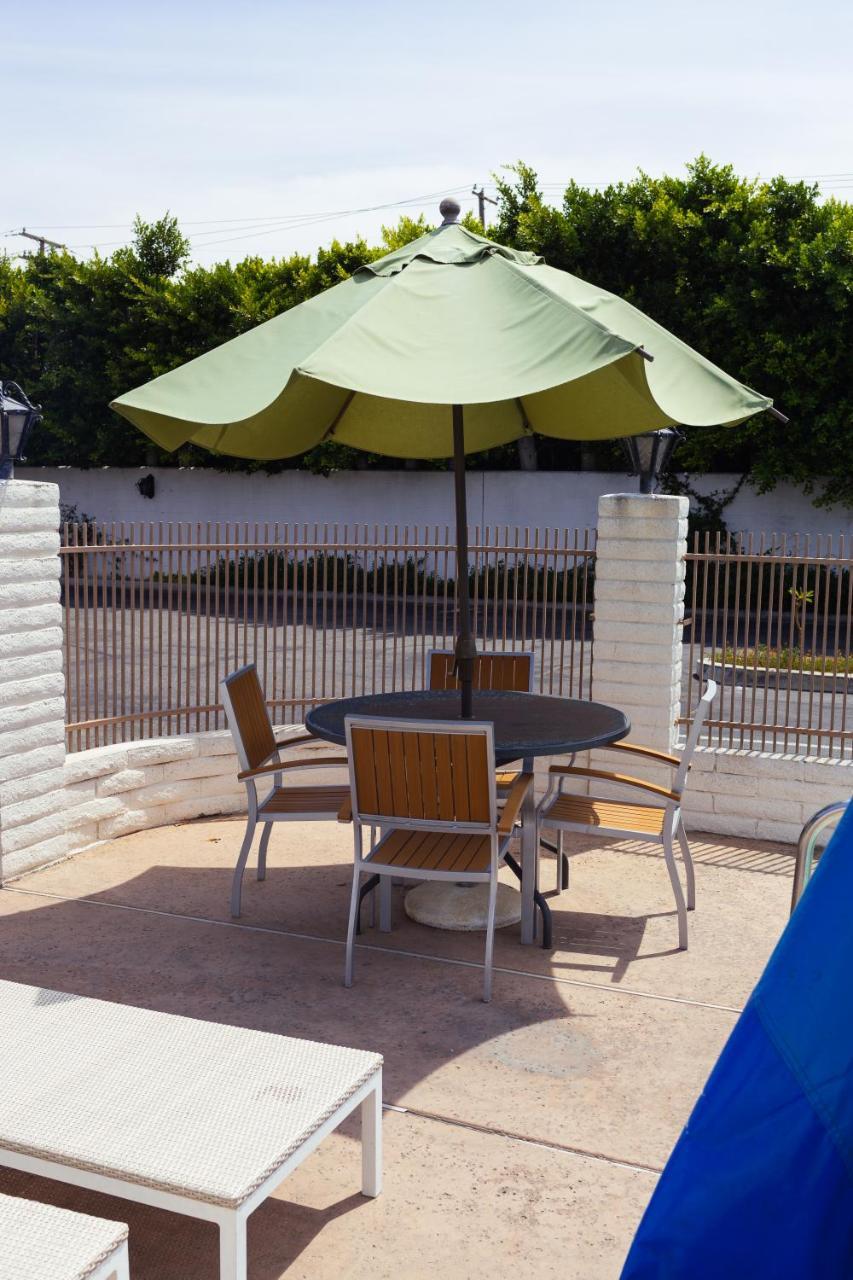 Cozy Inn Costa Mesa Exterior foto